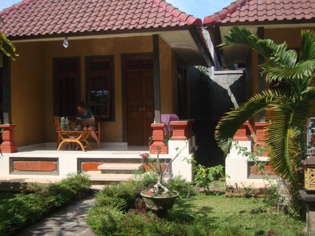 Gusti Home Stay Ubud Exterior foto